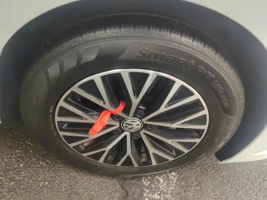 Photo 6 - Volkswagen Sagitar