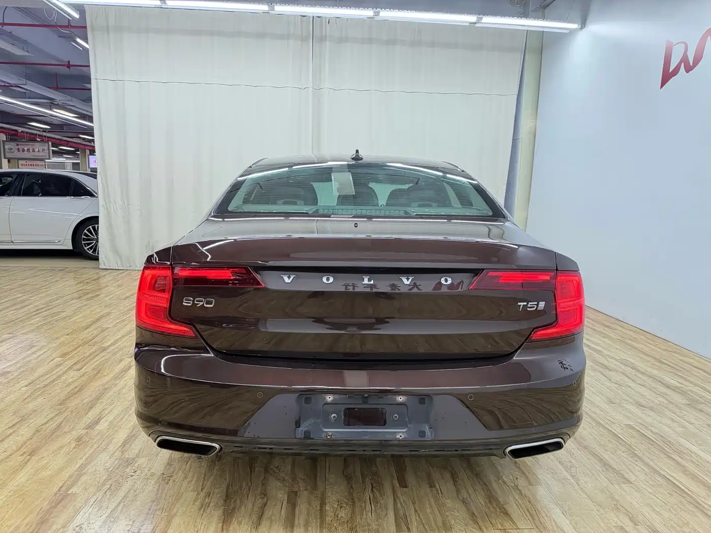 Фото 6 - Volvo S90