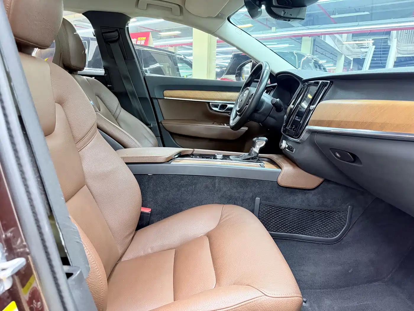 Фото 11 - Volvo S90