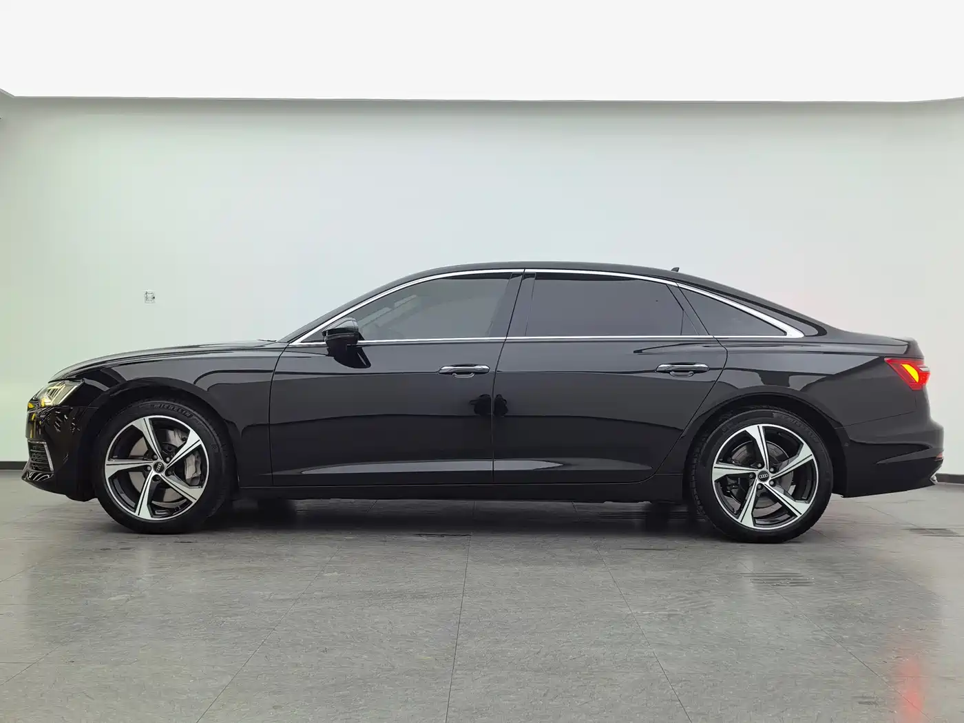 Audi A6L 2022 55 TFSI quattro Premium Elegance фото 7