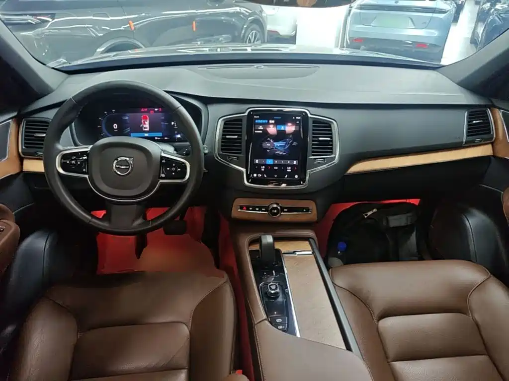 Volvo XC90 2023 2023 B5 Smart Luxury Edition 5-Seater
