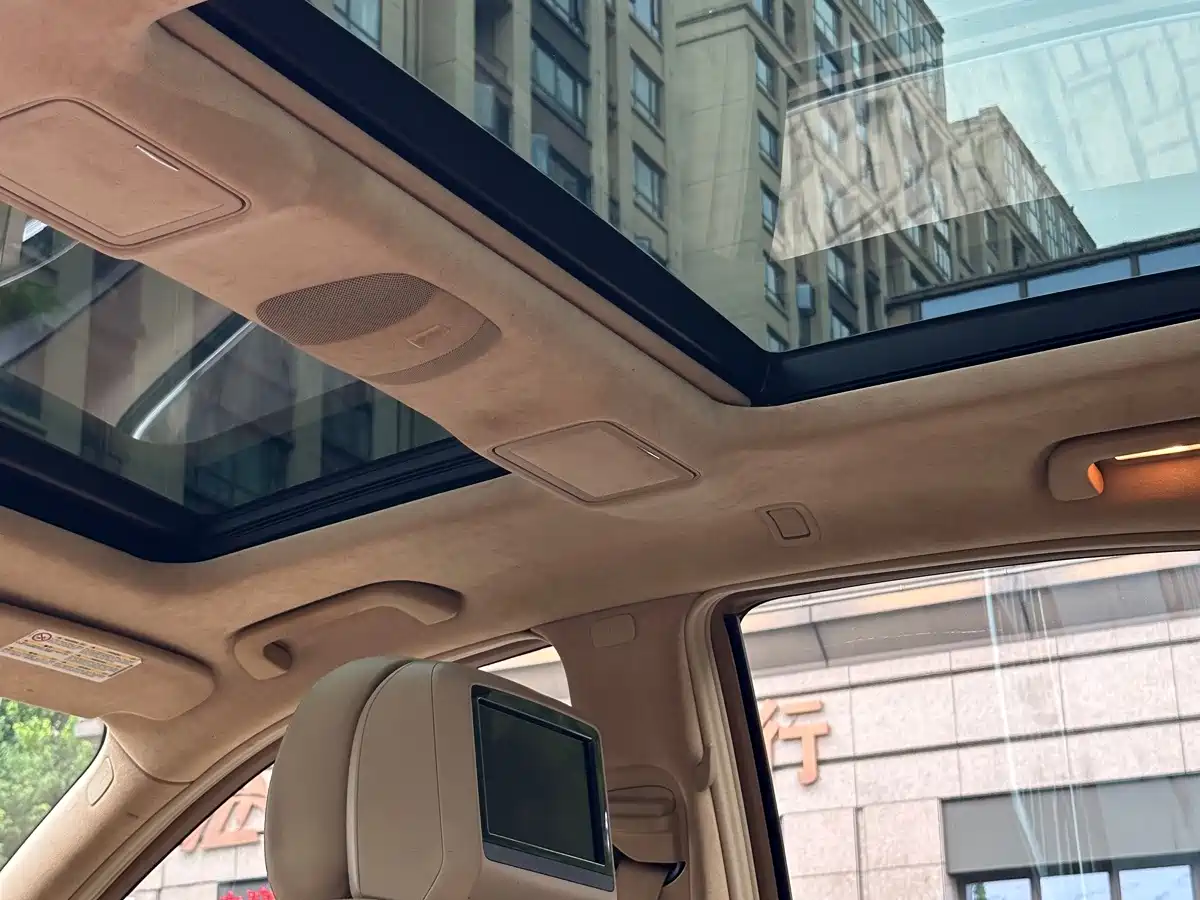 Фото 20 - Mercedes-Benz S-Class