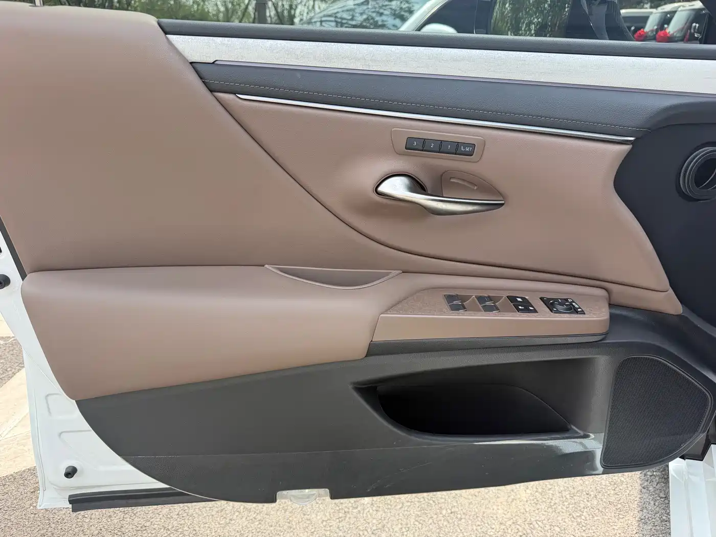 Lexus ES 2026 2025 200 Ultimate Edition