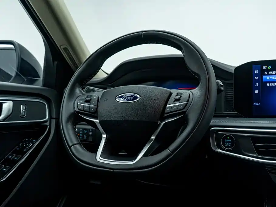 Photo 22 - Ford Explorer