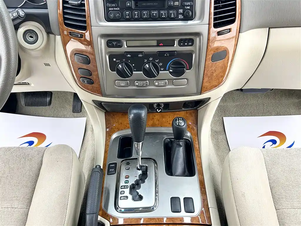 Toyota Land Cruiser 2005 Model 4.7L Automatic GX-R Luxury DVD Edition фото 14