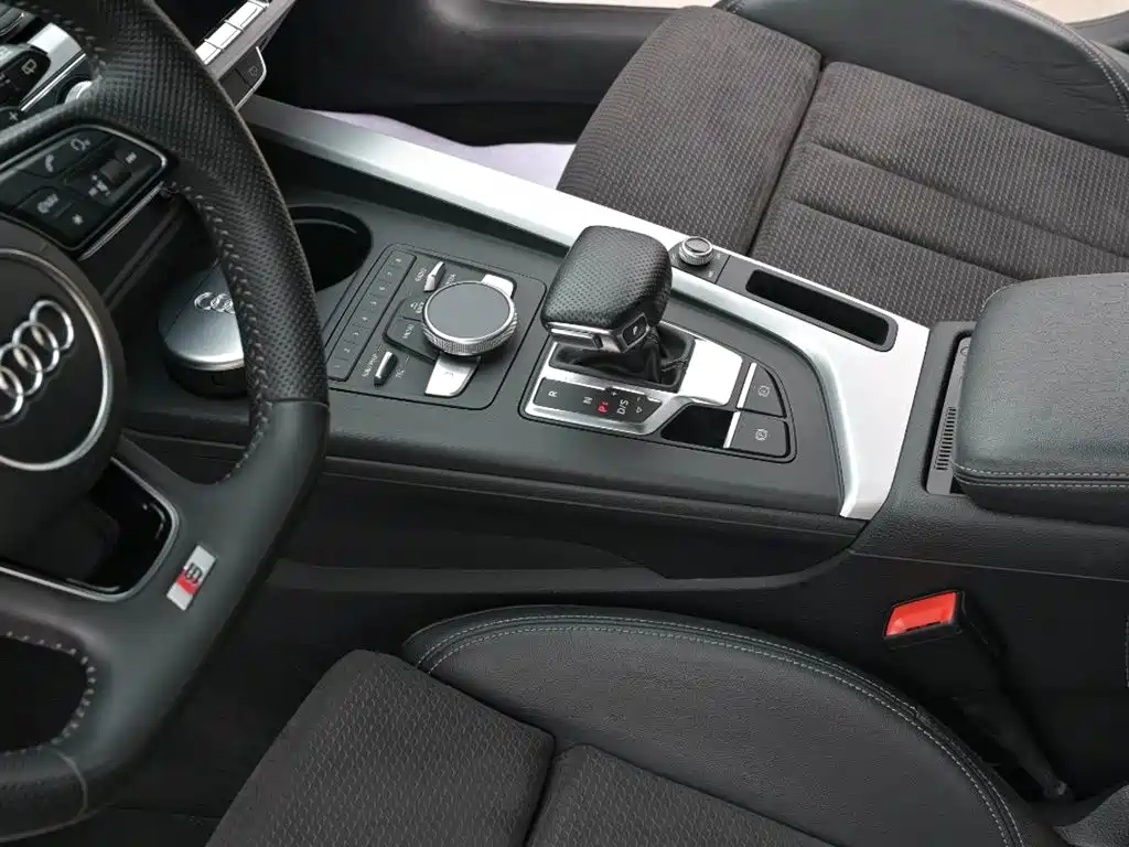 Audi A4 (Import) 2020 Avant Pioneer 40 TFSI Luxury Sport фото 16