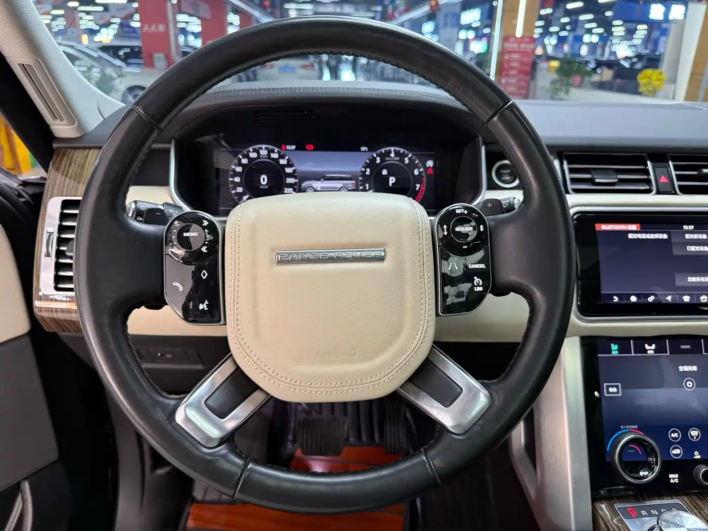 Land Rover Range Rover 2018 3.0 SC V6 Golden Age Edition фото 11