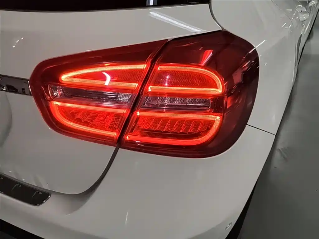Mercedes-Benz GLA 2016 GLA 200 Fashion фото 8