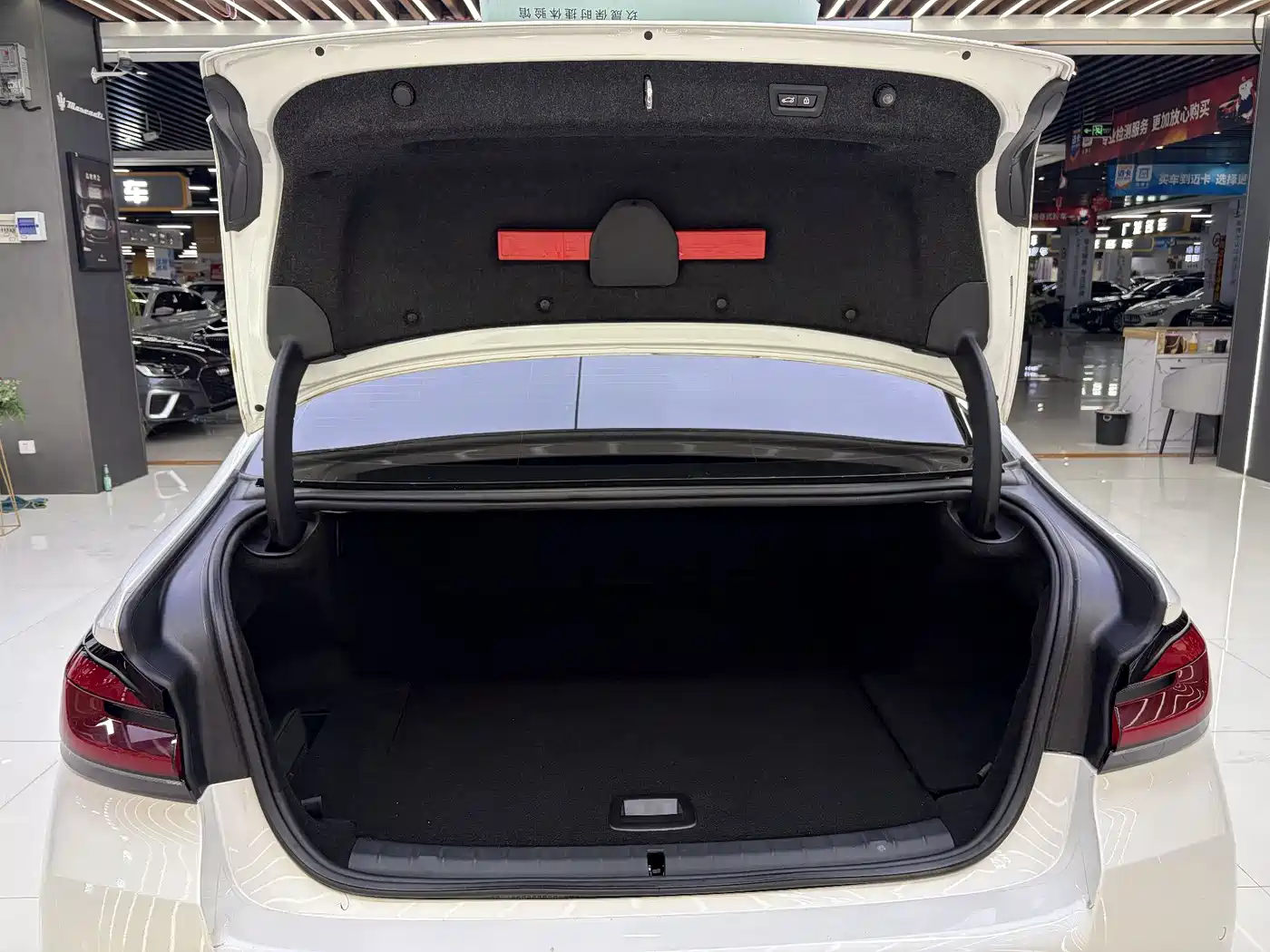 BMW 5 Series New Energy 2022 Facelift II 535Le Pioneer Edition M Sport Package фото 16