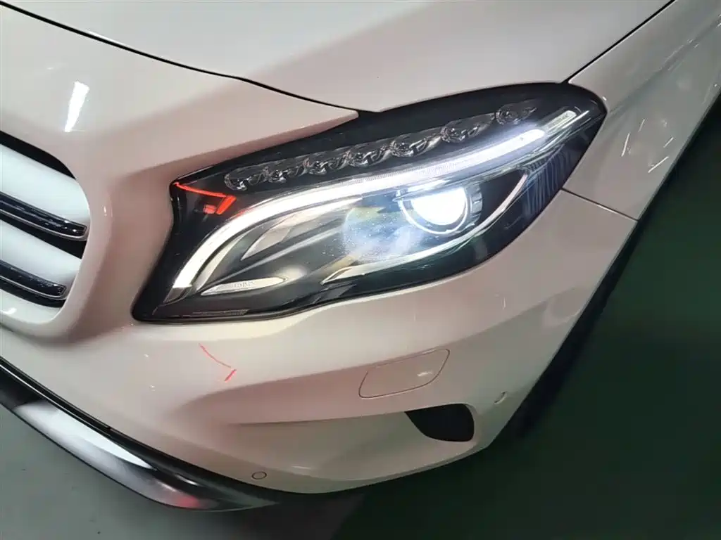 Mercedes-Benz GLA 2016 GLA 200 Fashion фото 24