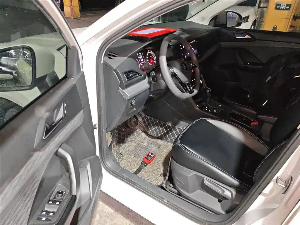 VOLKSWAGEN TUYUE