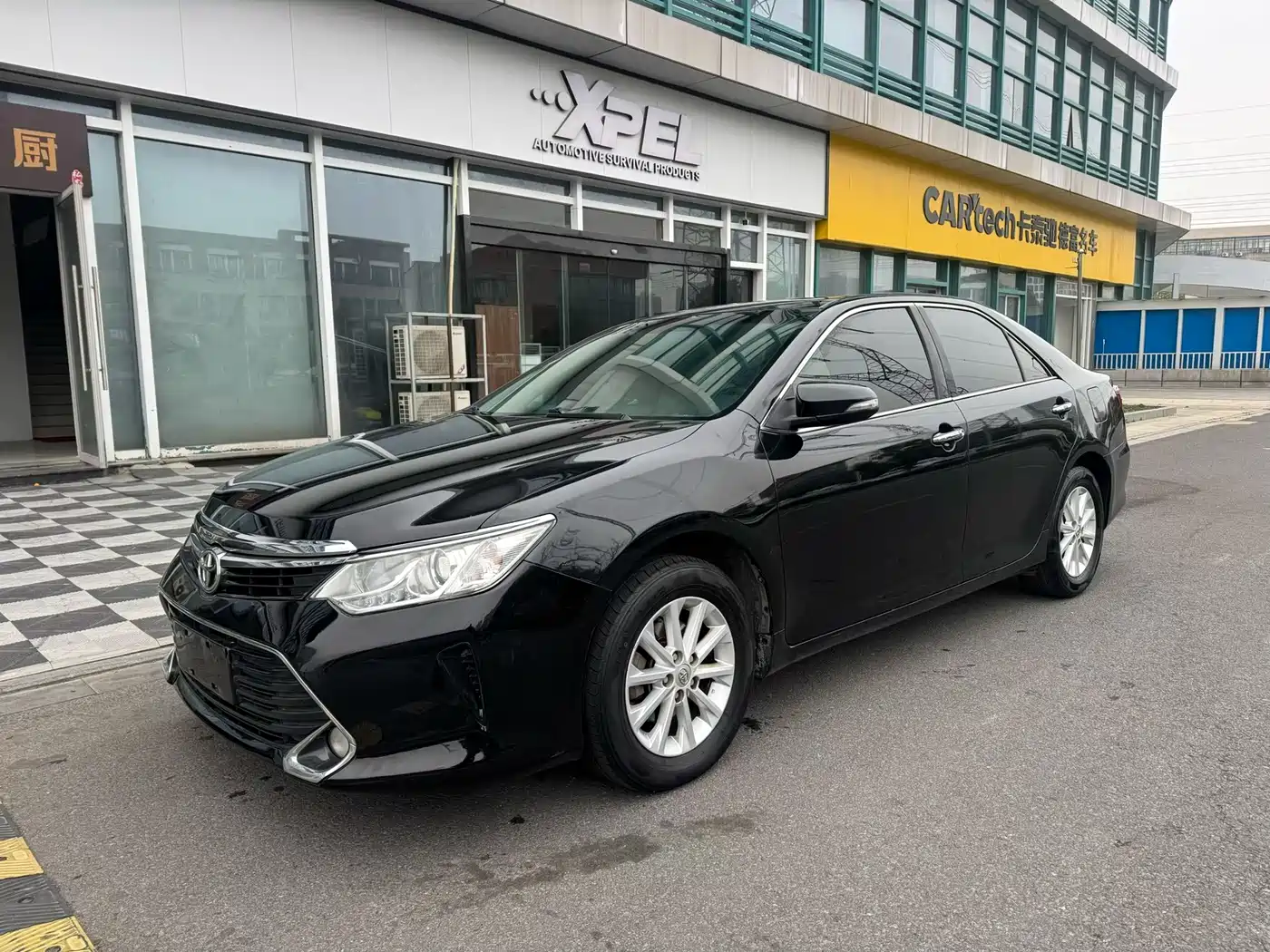 Toyota Camry 2016 2.0E 10th Anniversary Elite Edition фото 2