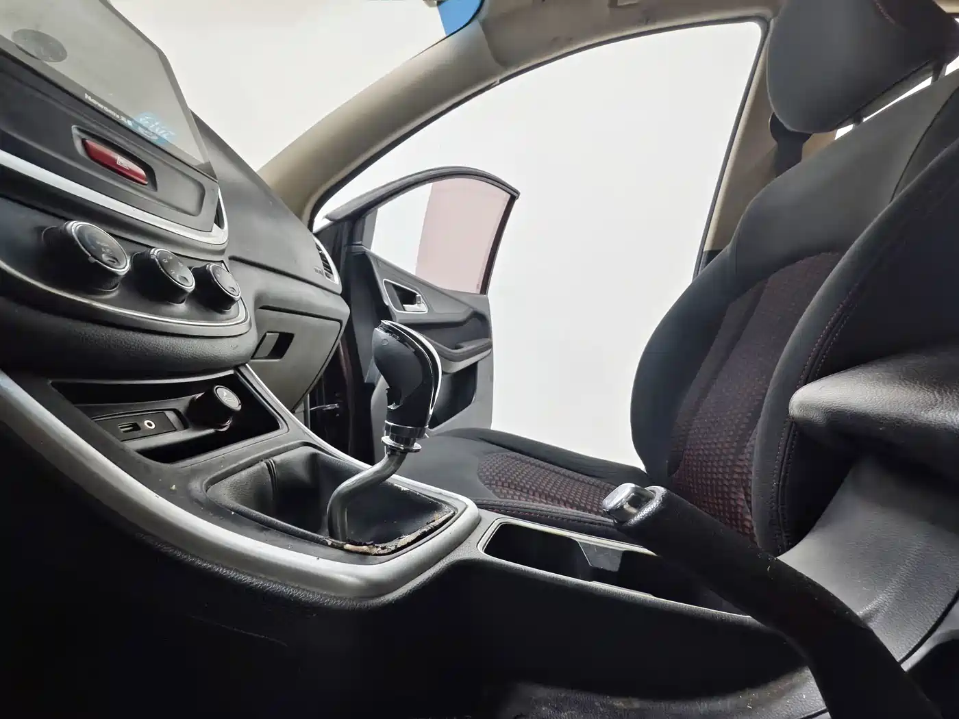 Baojun 560 2017 2016 1.8L Manual Value