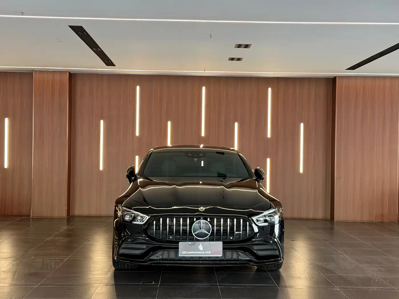 MERCEDES-BENZ AMG GT