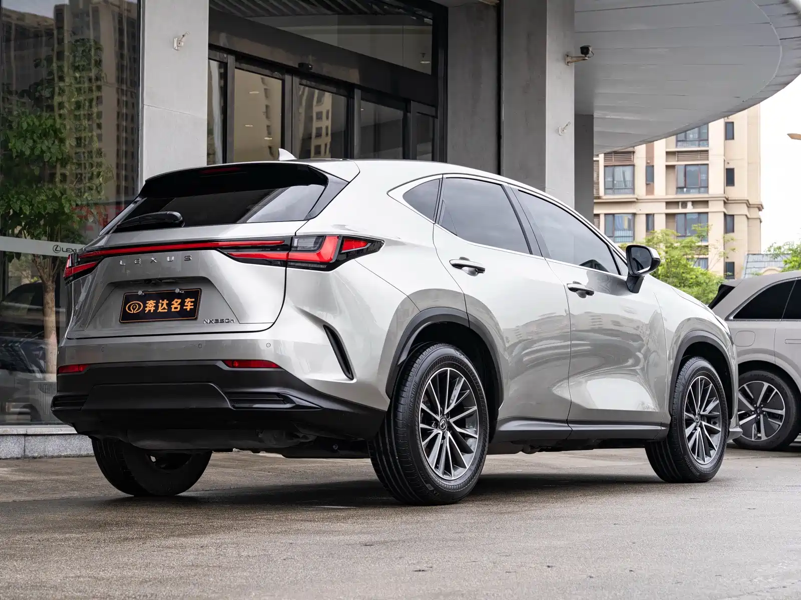Фото 3 - Lexus NX
