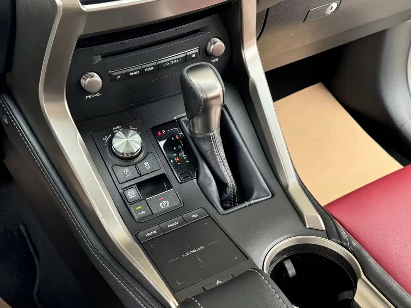 Lexus NX 2018 Model 300 FWD Fengxing Edition фото 25