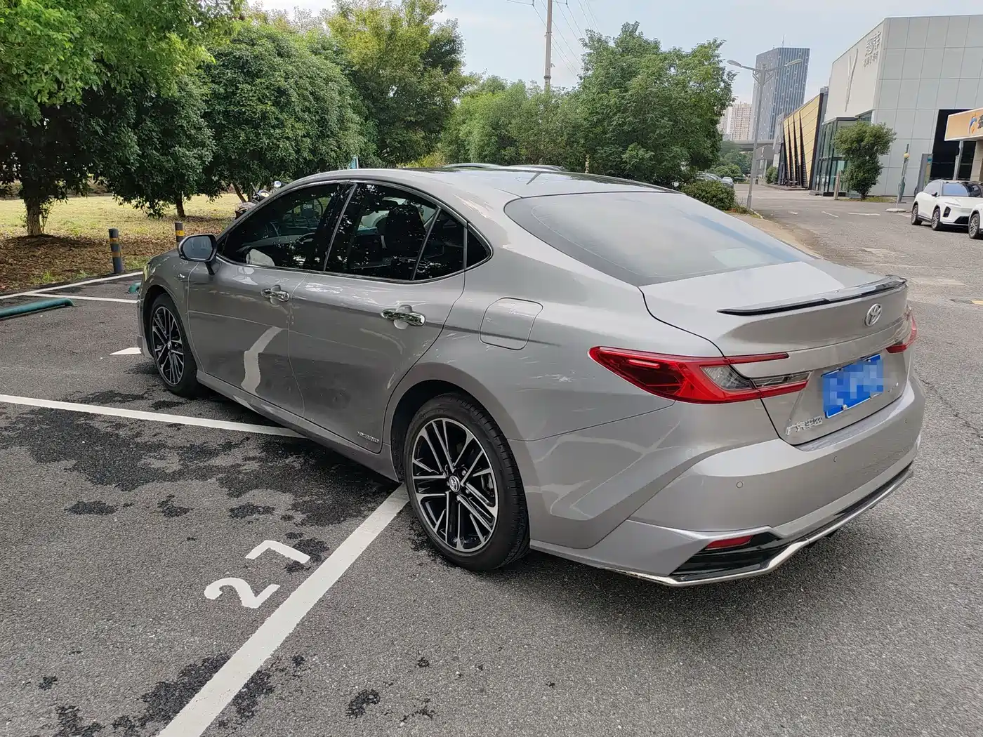 Фото 6 - Toyota Camry