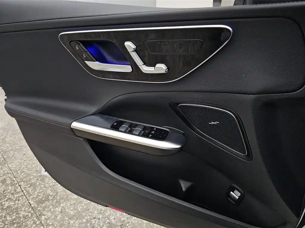 Mercedes-Benz C-Class 2023 C 200 L Sport фото 8