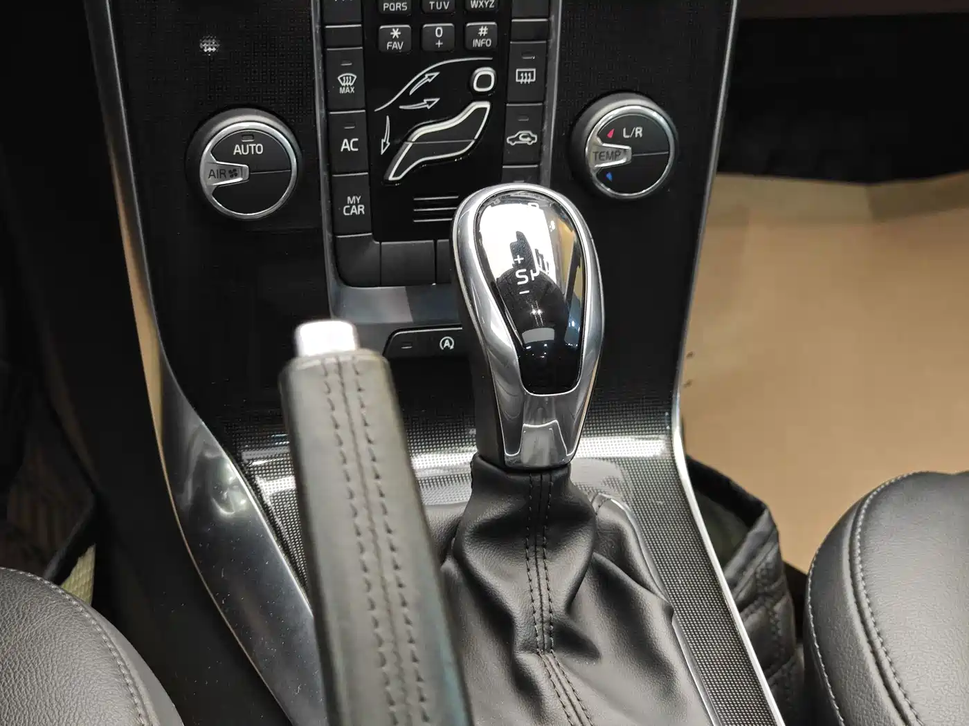 Volvo V40 2018 2017 T3 Inscription