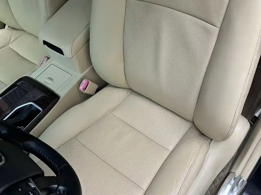 Фото 6 - Toyota Camry