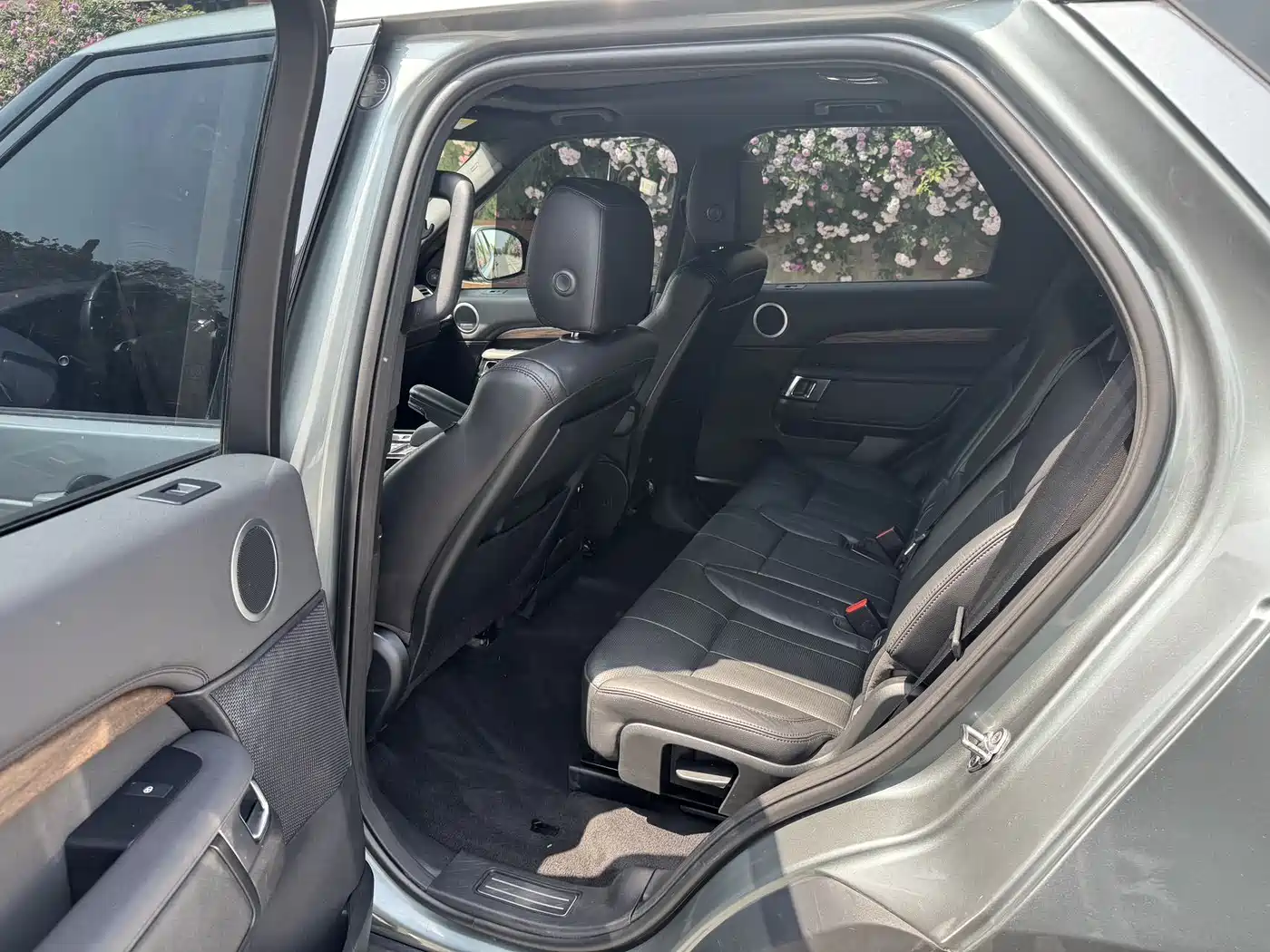 Land Rover Discovery 2017 3.0 SC V6 Launch Limited Edition фото 8