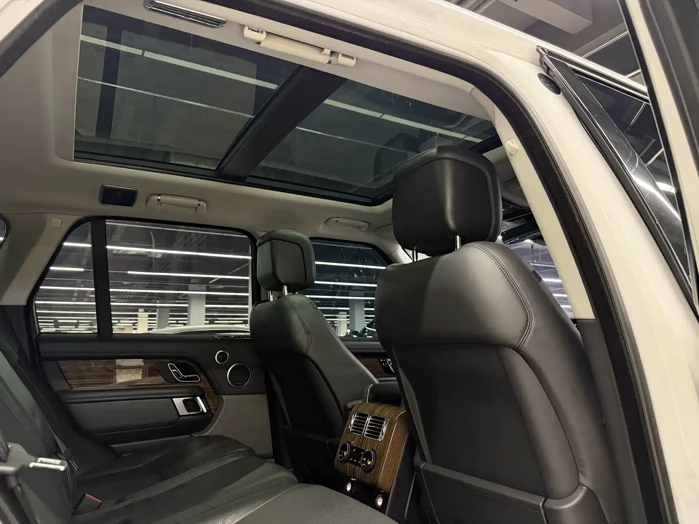 Land Rover Range Rover 2018 3.0 SC V6 Vogue Heritage Edition фото 13