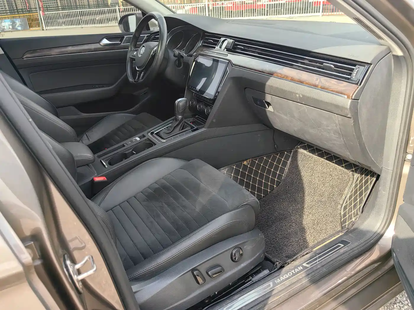 Volkswagen Magotan 2017 330TSI DSG Luxury фото 14