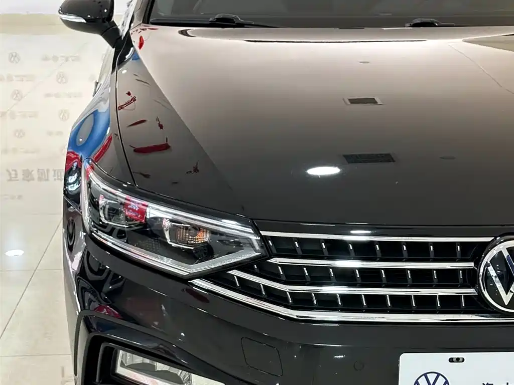 Volkswagen Magotan 2023 2 Million Units Anniversary Edition 330TSI DSG Leading Type фото 13