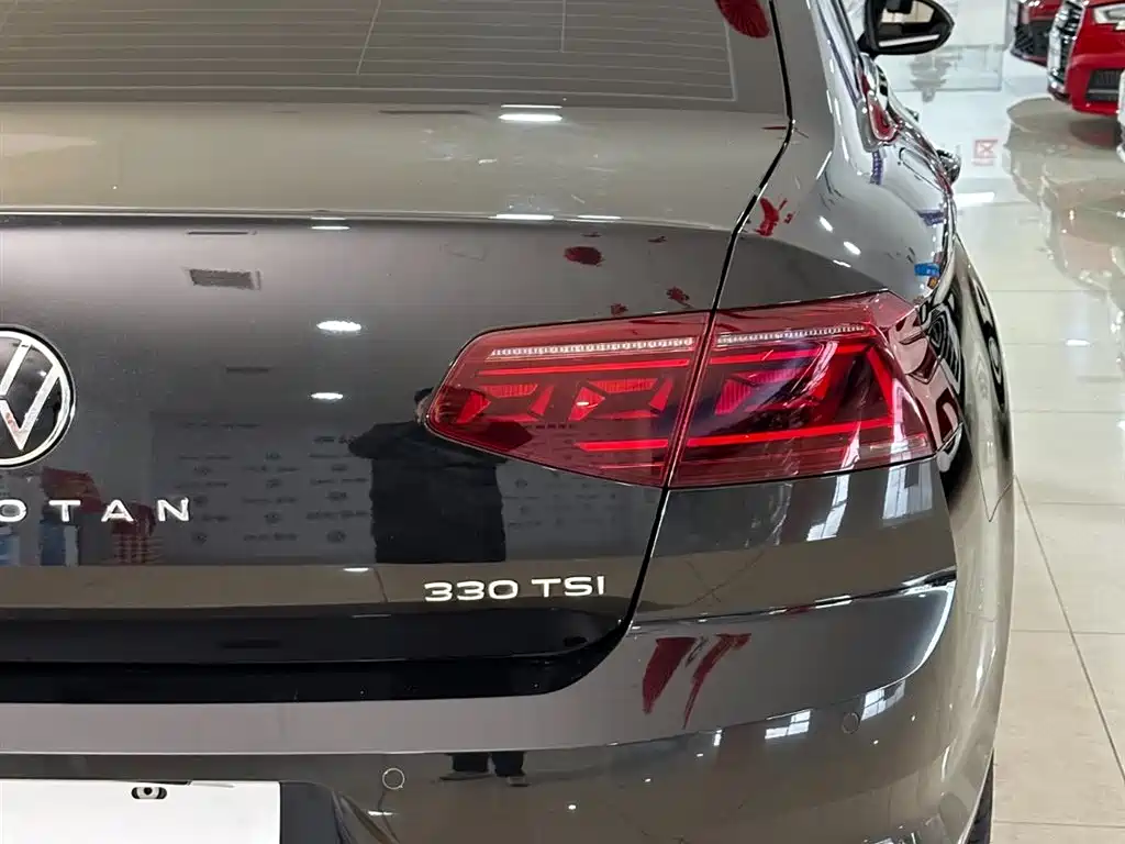 Volkswagen Magotan 2023 2 Million Units Anniversary Edition 330TSI DSG Leading Type фото 16