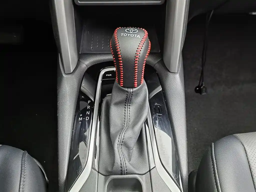 Toyota Frontlander 2023 2.0L CVT Luxury Edition фото 12