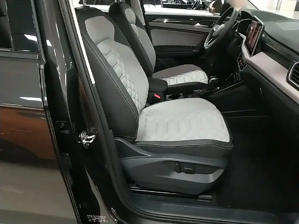Volkswagen Tayron 2025 Shared Joy 300TSI фото 20