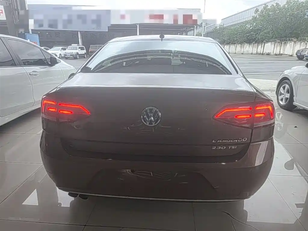 Volkswagen Lamando 2015 230TSI DSG Style фото 6