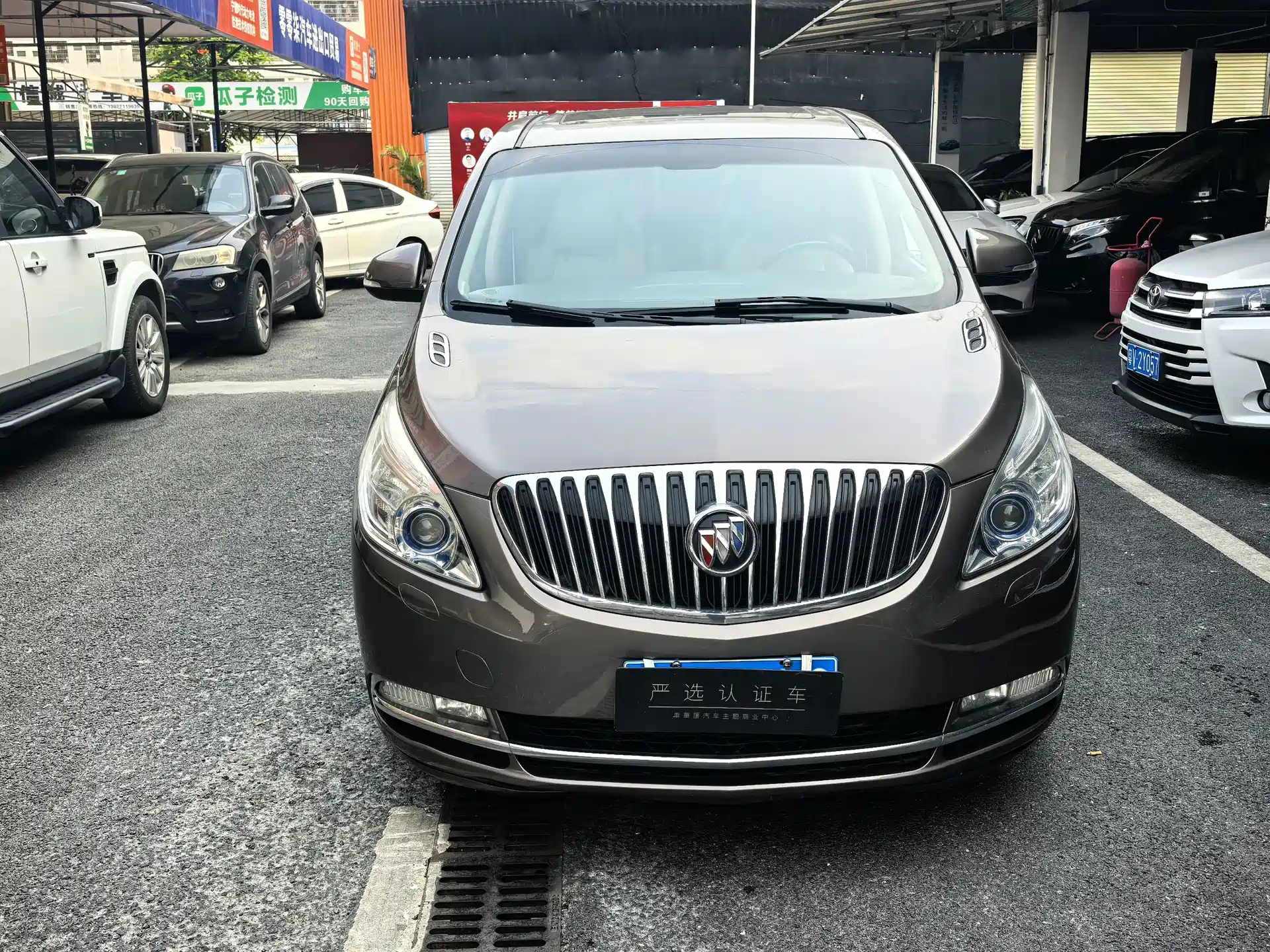 Фото 3 - Buick GL8