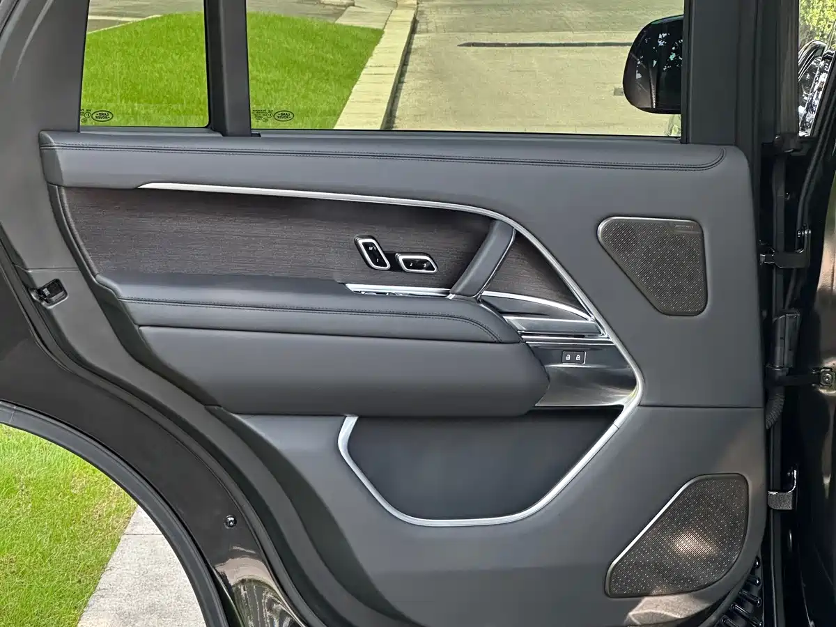 Land Rover Range Rover 2023 2023 4.4 V8 530PS Launch Edition