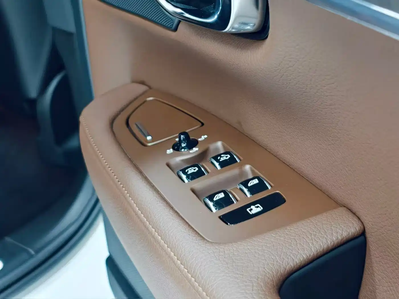 Фото 14 - Volvo S90