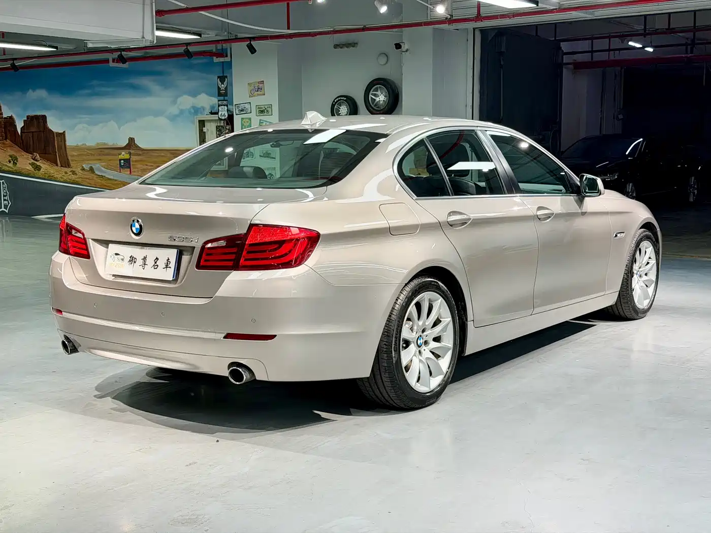 BMW 5 Series (Import) 2011 535i Luxury Sport фото 6