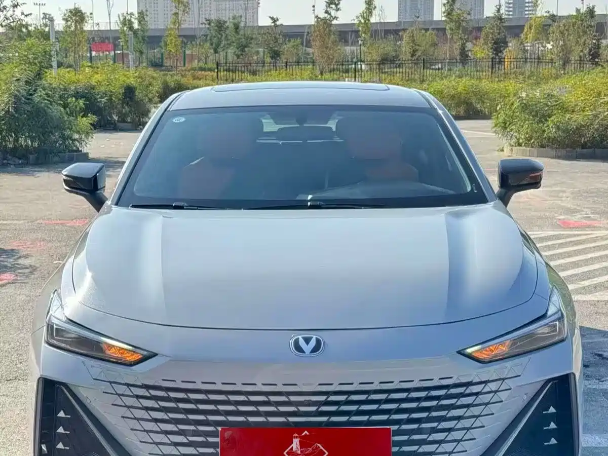 Changan UNI-V iDD 2023 2023 Smart Electric iDD 1.5T 113km Smart Fun Type (Rapid Edition)