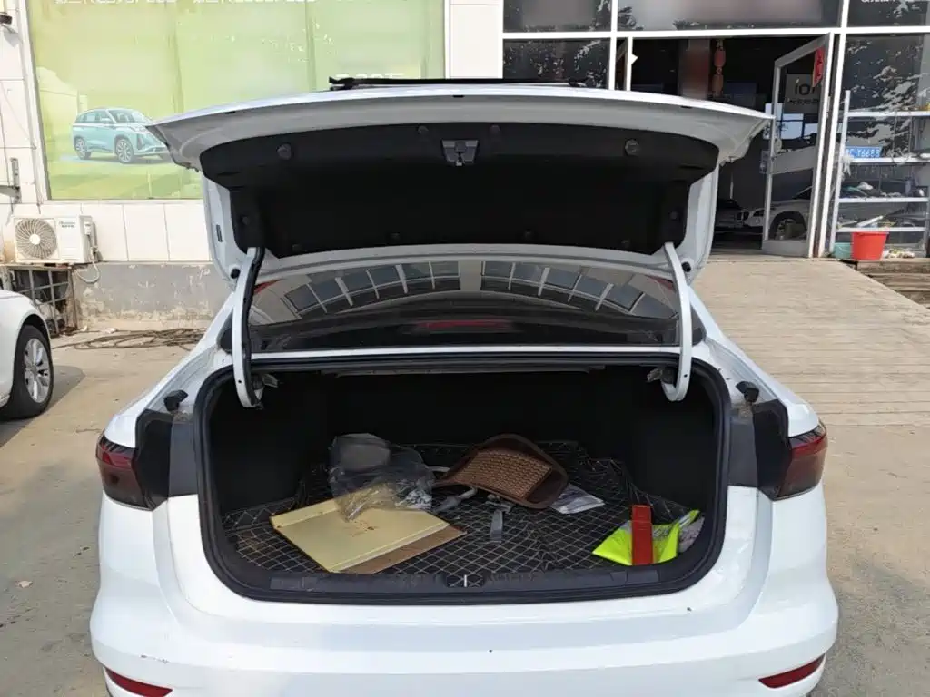 Photo 19 - Geely Emgrand