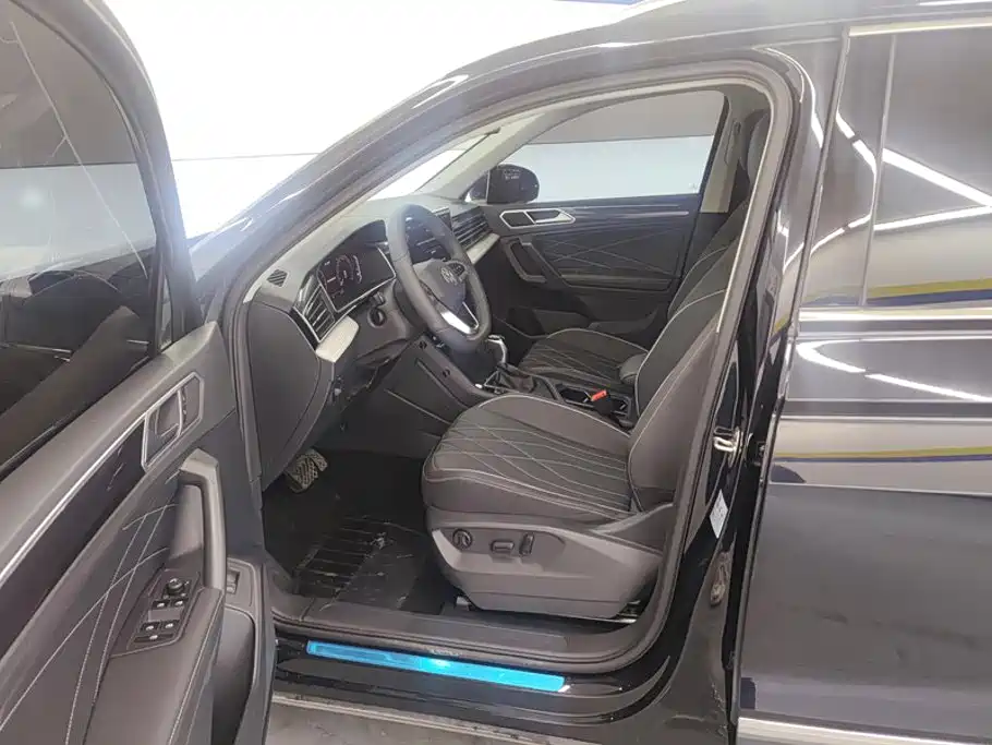 Volkswagen Tiguan L 2025 2025 Model 300TSI Auto 2WD Dragon Edition