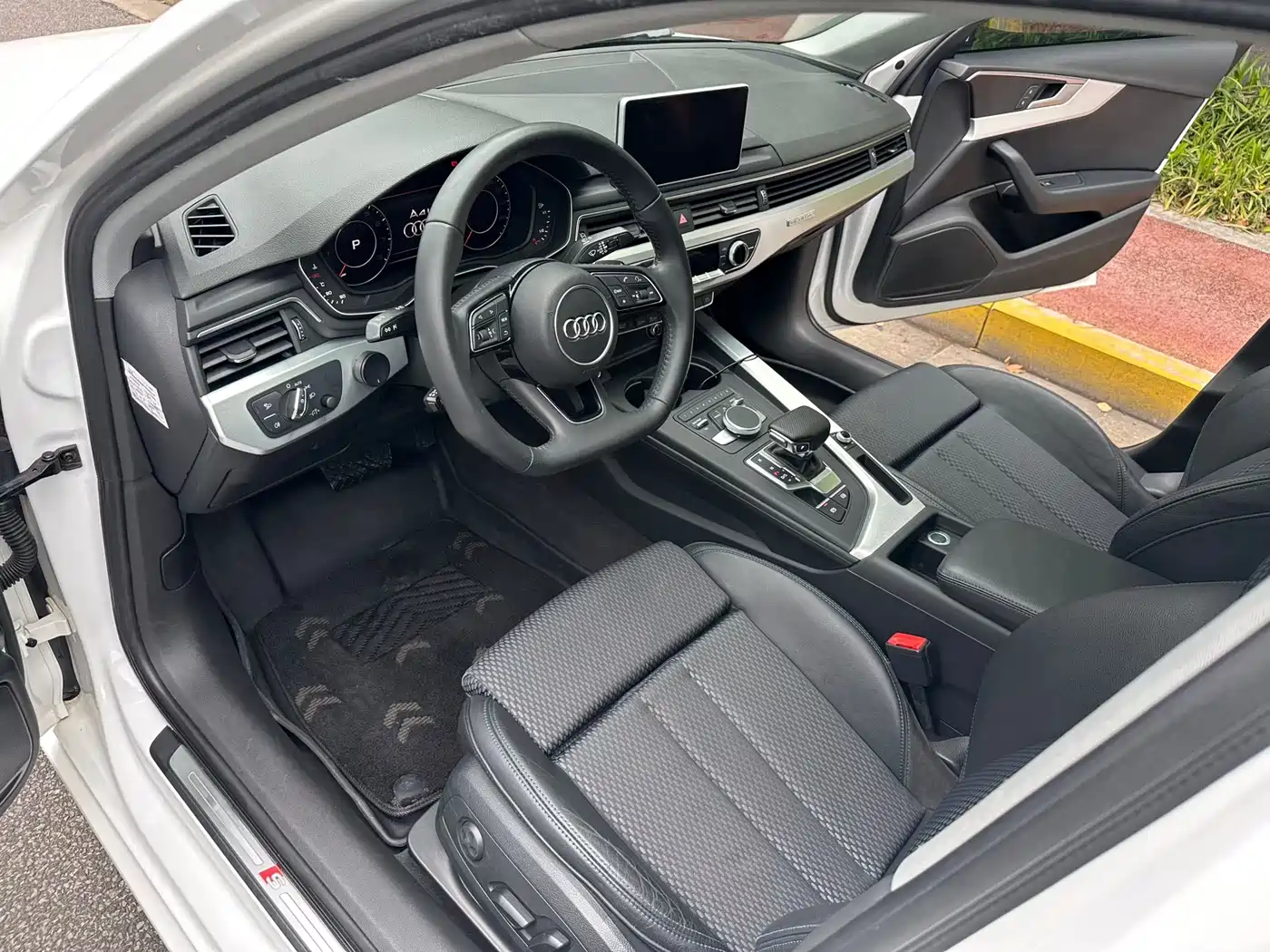 Audi A4L 2018 30th Anniversary 40 TFSI Sport фото 8