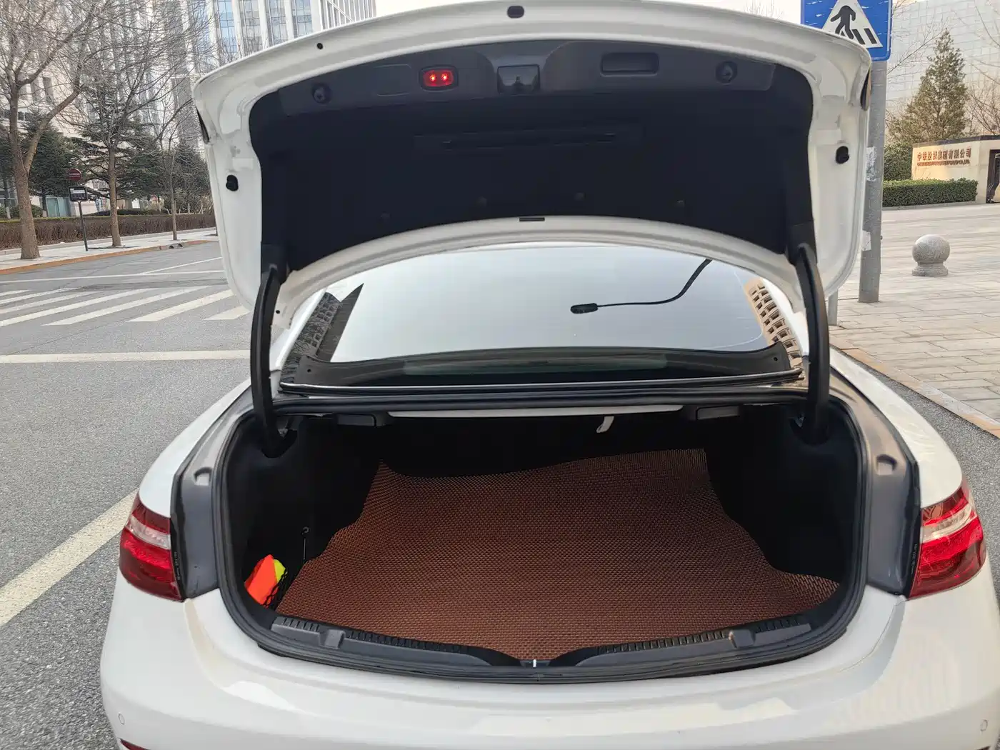 Mercedes-Benz E-Class (Import) 2019 E 200 4MATIC Coupe фото 13