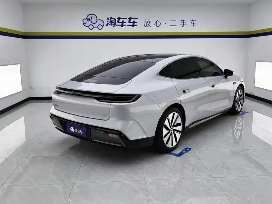 Geely Galaxy Galaxy E8 2024 2024 665km RWD Starship Voyager Edition