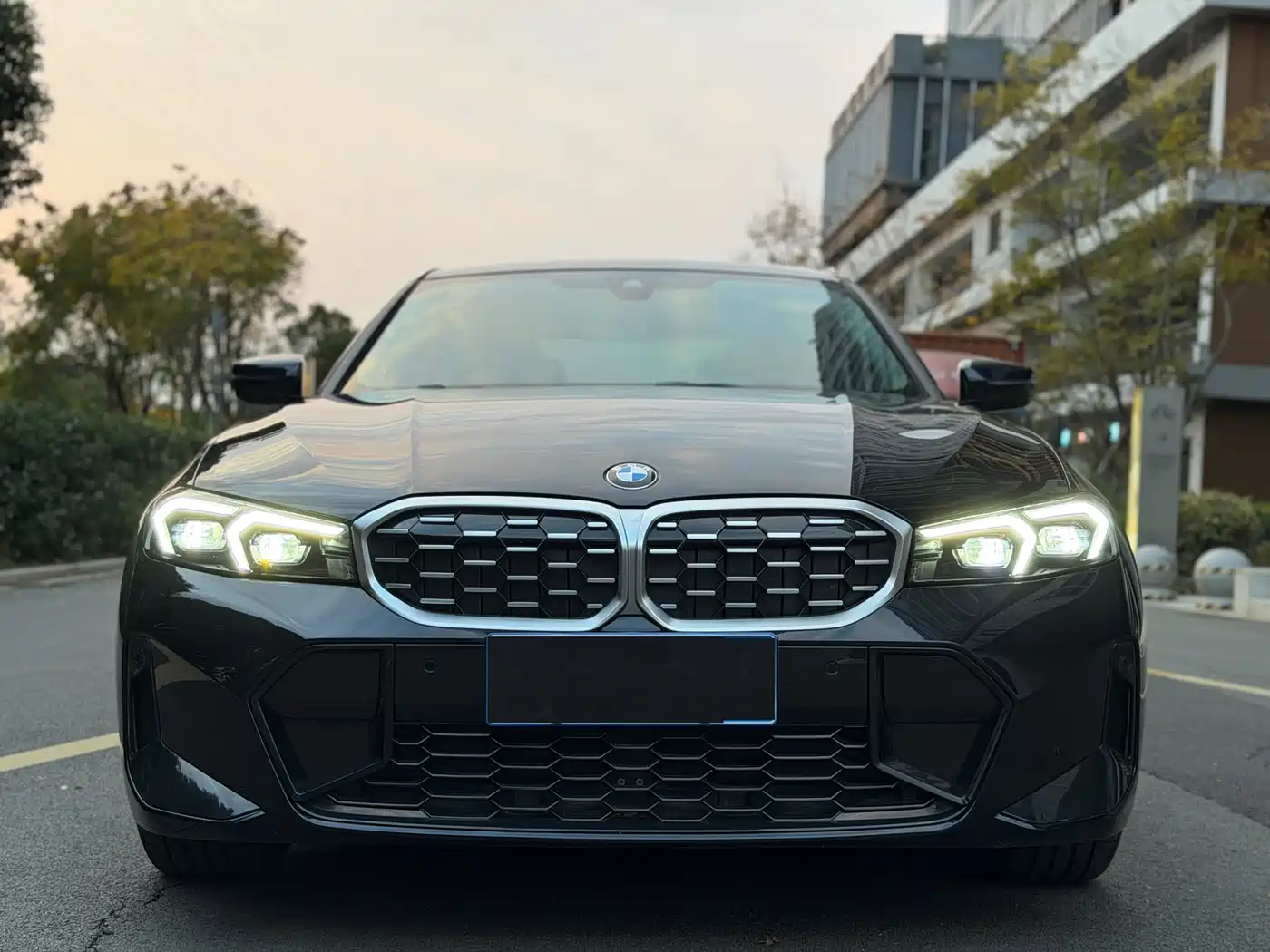 BMW 3 Series 2023 325Li M Sport Package фото 2