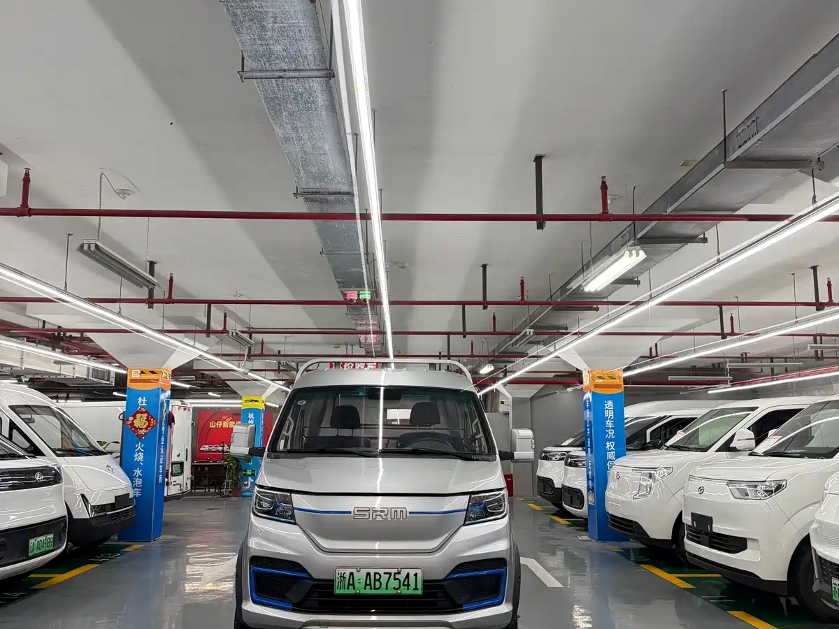 SRM Xinyuan Xinyuan T5L EV 2024 2024 Model Urban Version 3.8m Flatbed Truck Standard 55.7kWh