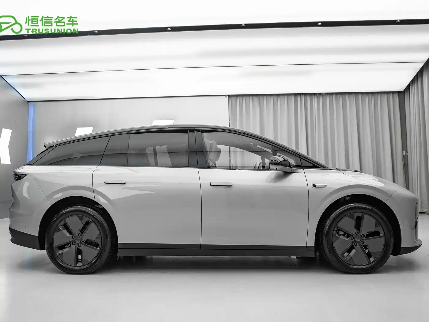 Li Auto i6 2026 2025 2WD Base Model
