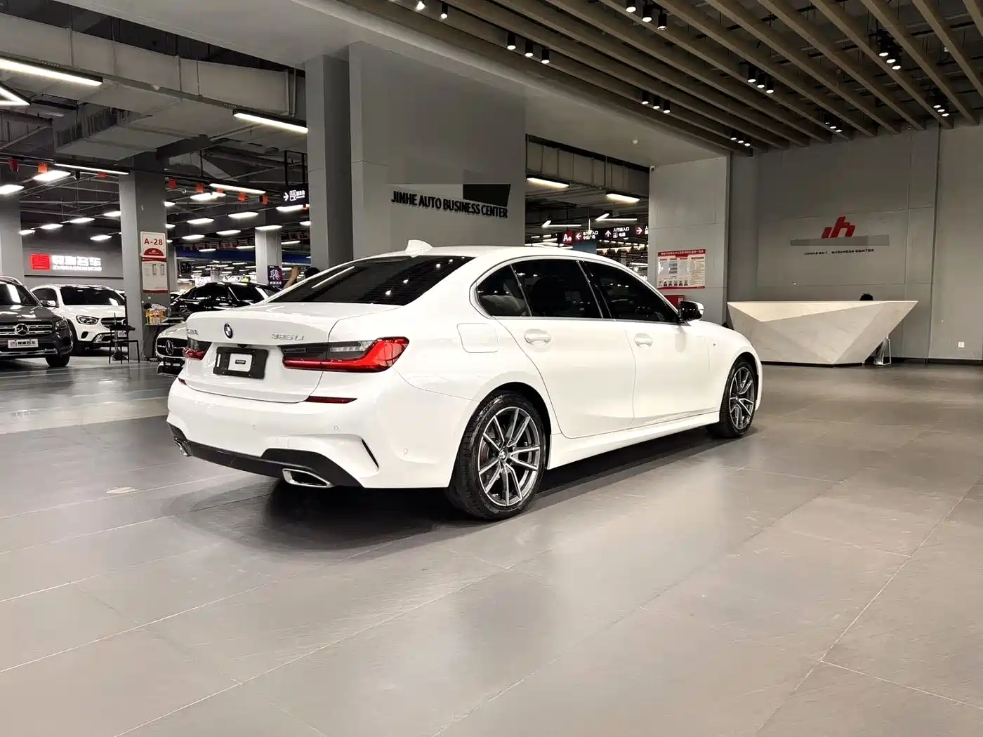 BMW 3 Series 2020 325Li M Sport Package фото 12