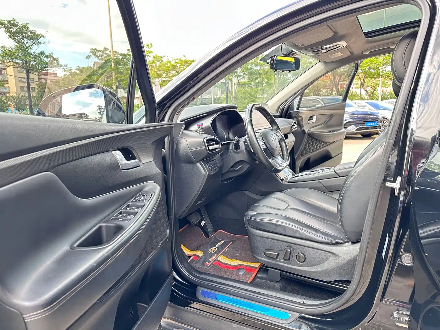 Фото 11 - Hyundai Santa Fe