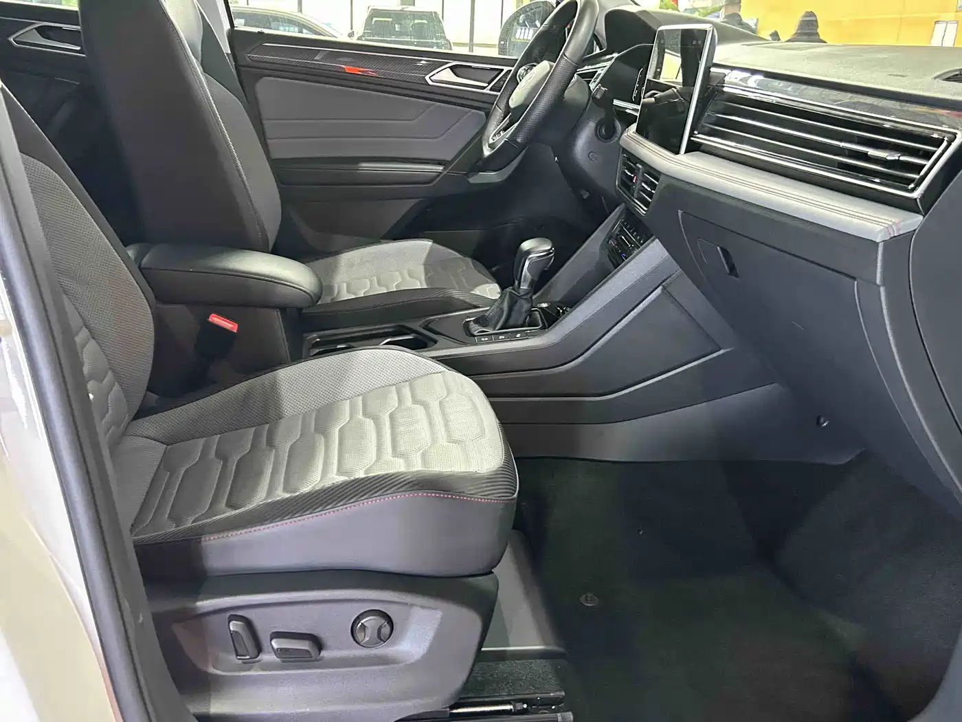 Volkswagen Tiguan X 2022 330TSI 2WD Flagship Edition фото 15