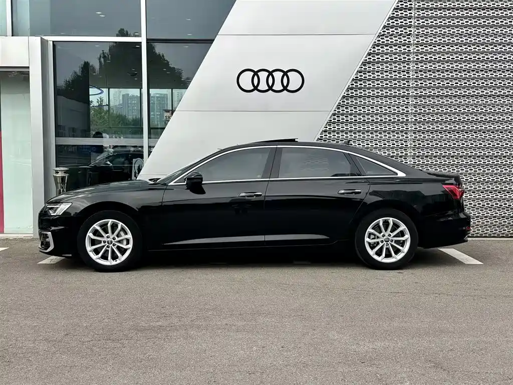 Фото 3 - Audi A6L