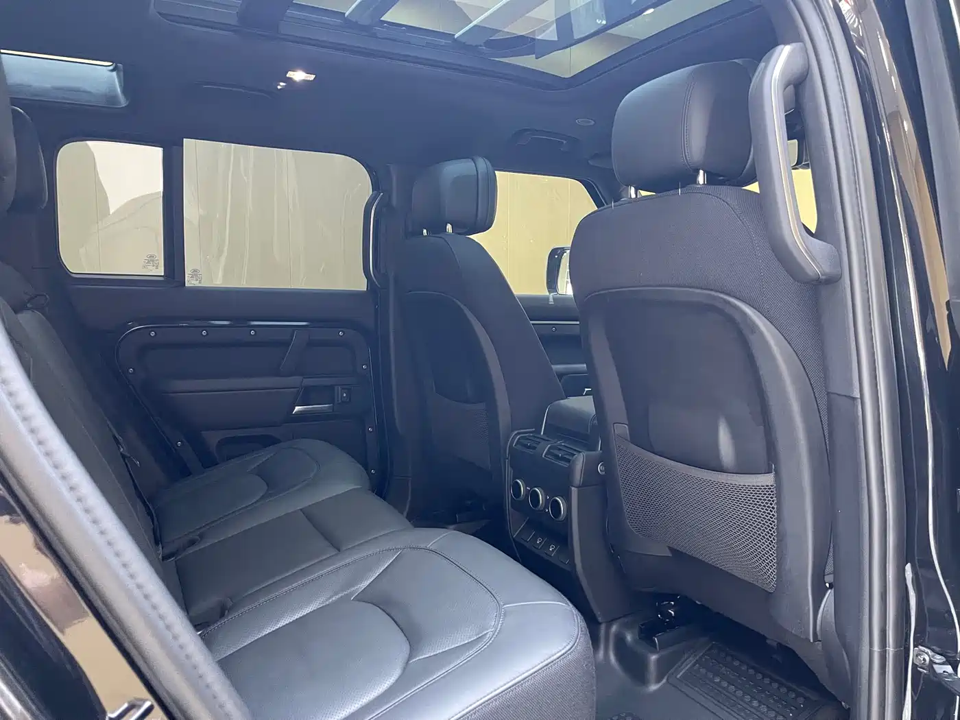 Land Rover Defender 2025 2025 110 3.0T P400 Dark Special Edition